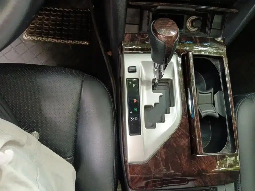 2015 Camry 2.5G Luxury Navigation Edition — миниатюра 15