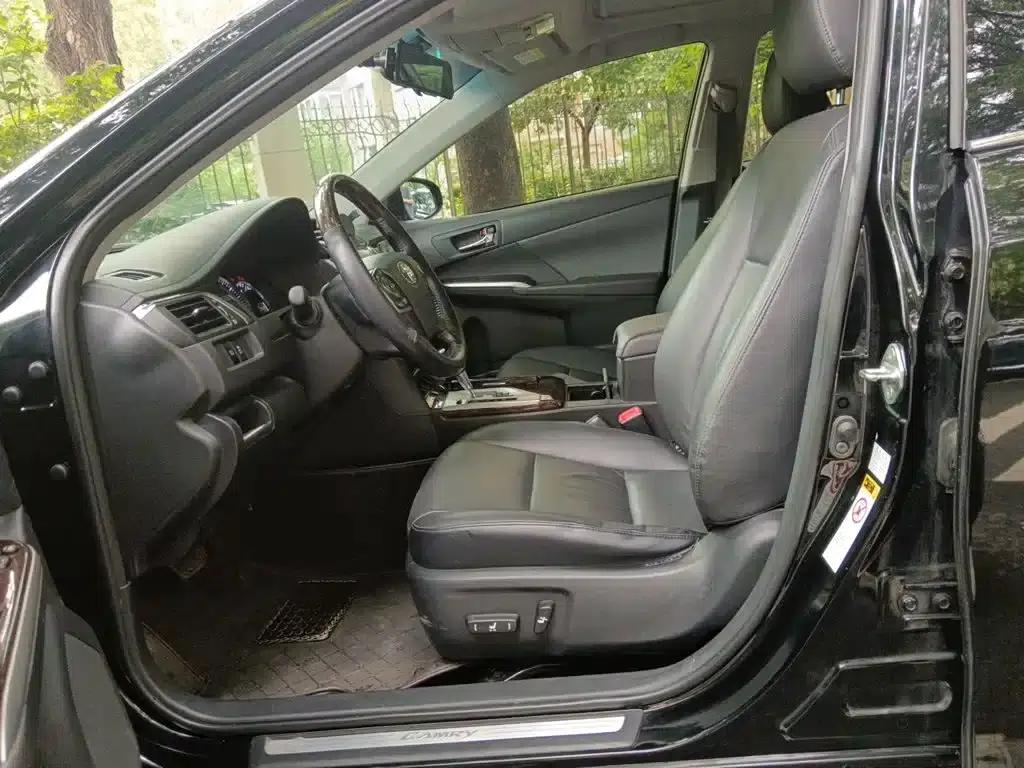 2015 Camry 2.5G Luxury Navigation Edition — миниатюра 16
