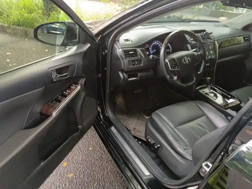 2015 Camry 2.5G Luxury Navigation Edition — миниатюра 17
