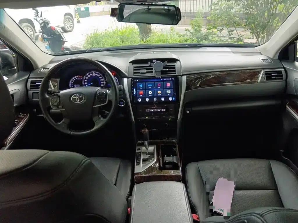 2015 Camry 2.5G Luxury Navigation Edition — миниатюра 10