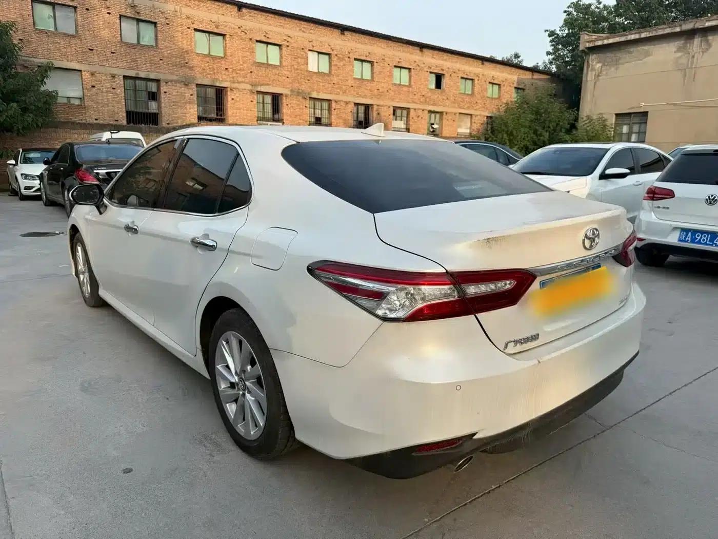 2021 Camry 2.0G Luxury Edition — миниатюра 3