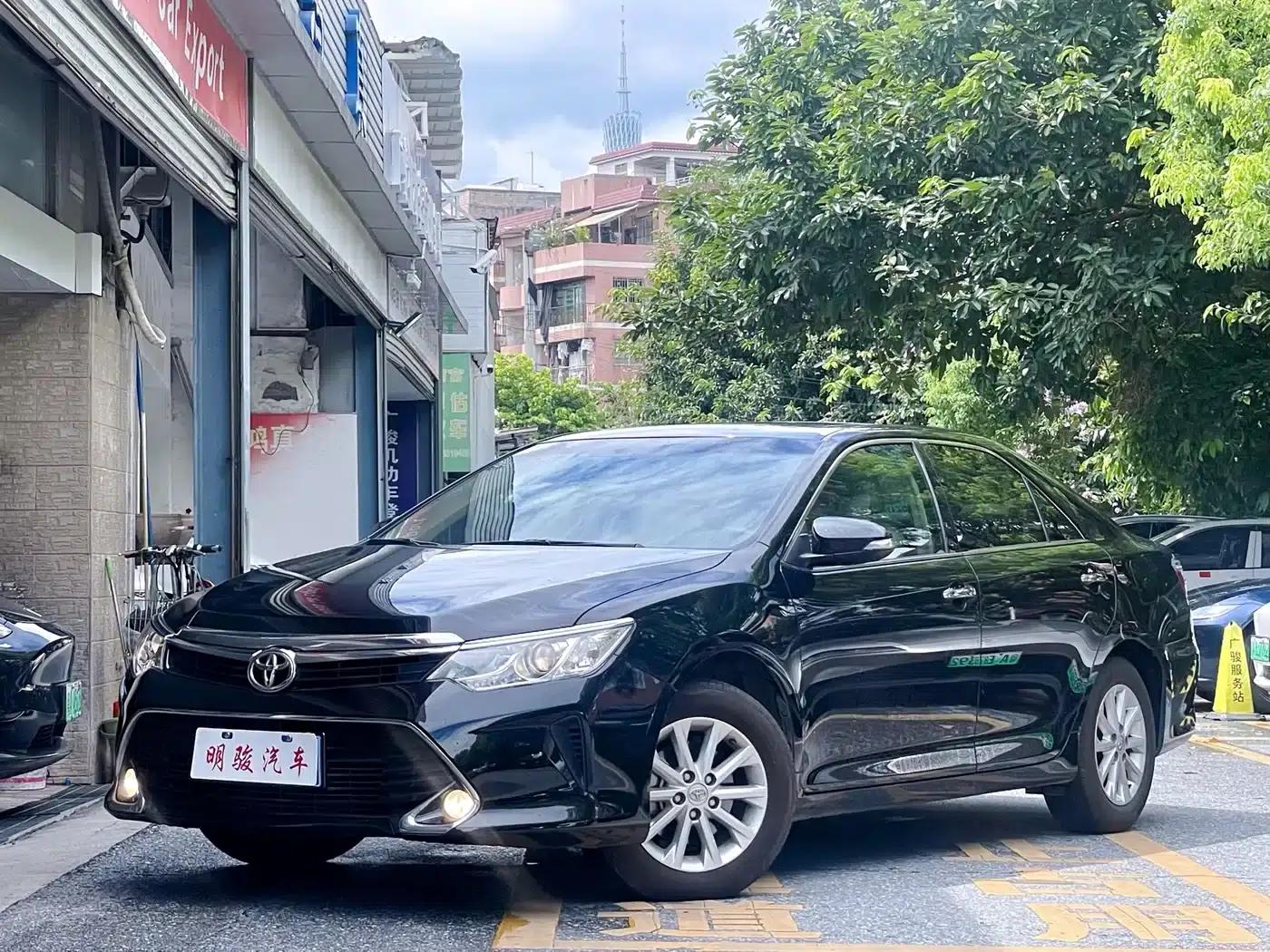 Camry 2016 2.0G 10th Anniversary Leading Edition — миниатюра 1