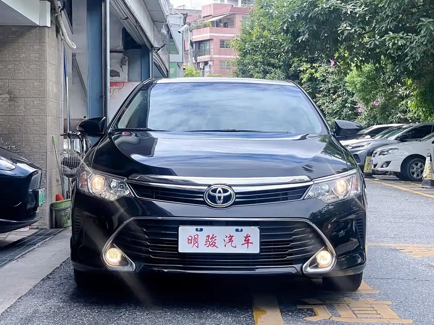 Camry 2016 2.0G 10th Anniversary Leading Edition — миниатюра 2