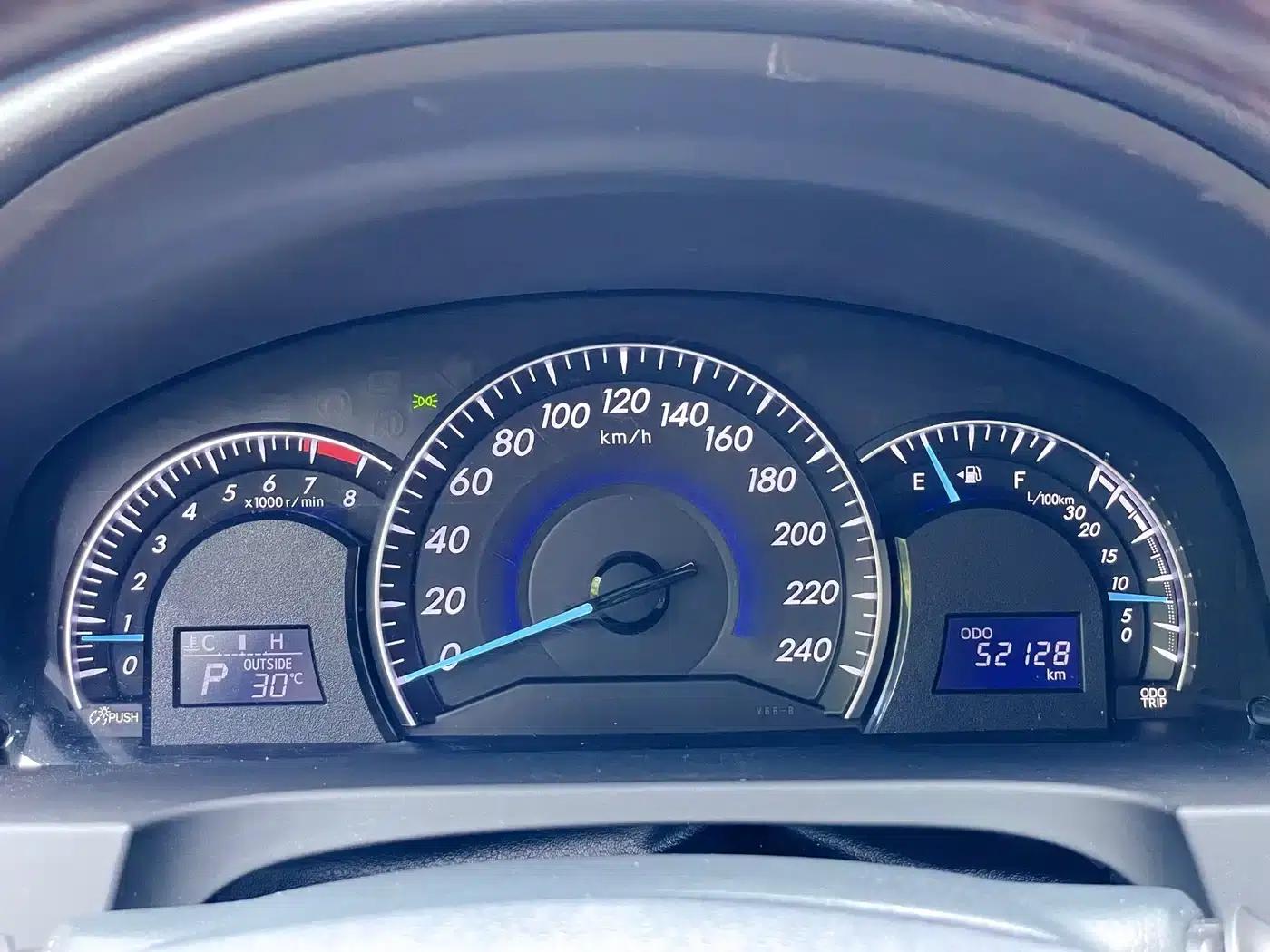 Camry 2016 2.0G 10th Anniversary Leading Edition — миниатюра 12