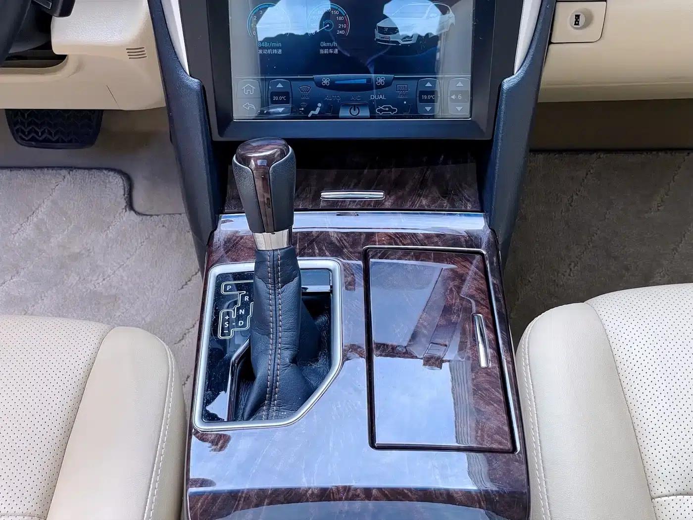 Camry 2016 2.0G 10th Anniversary Leading Edition — миниатюра 16