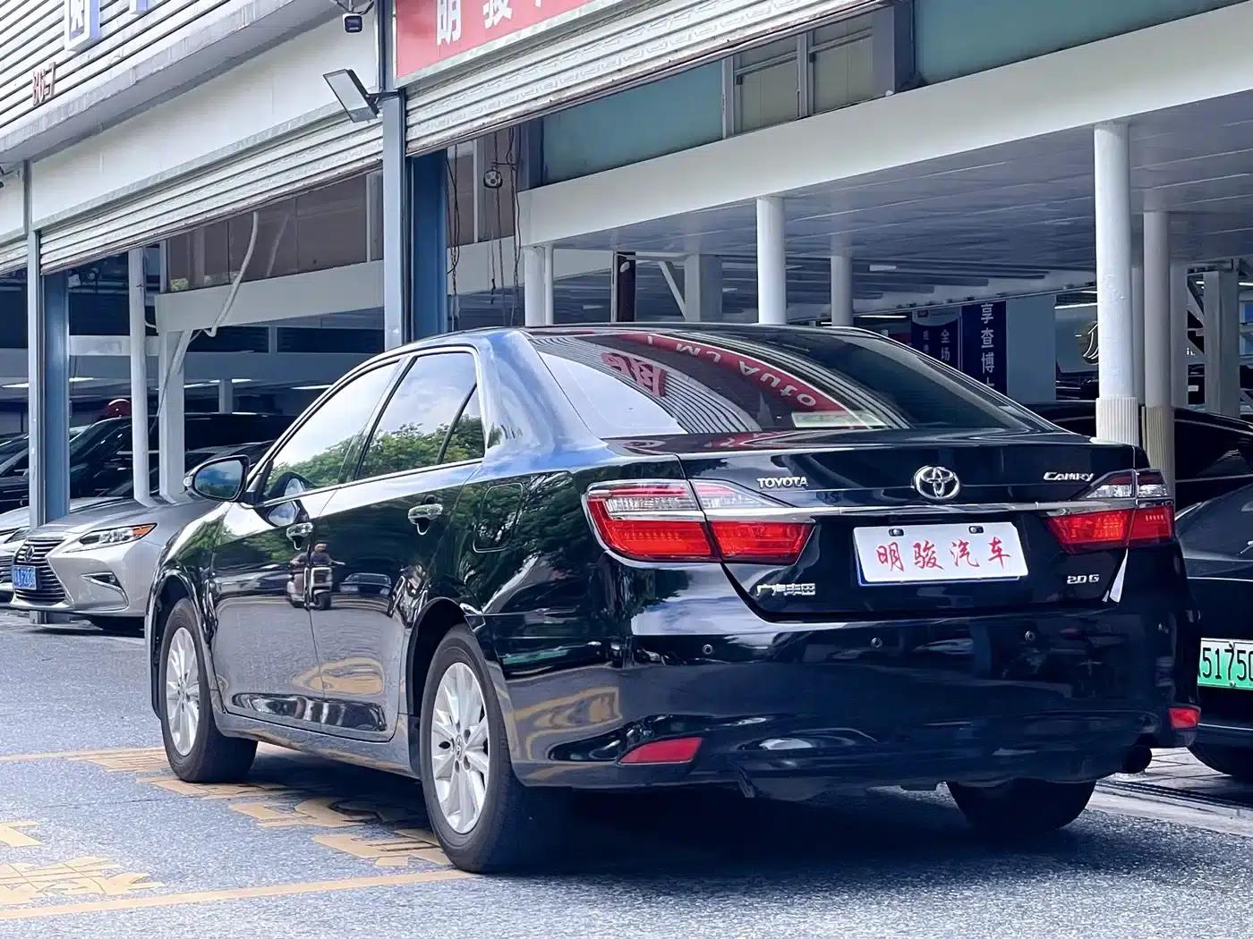 Camry 2016 2.0G 10th Anniversary Leading Edition — миниатюра 4