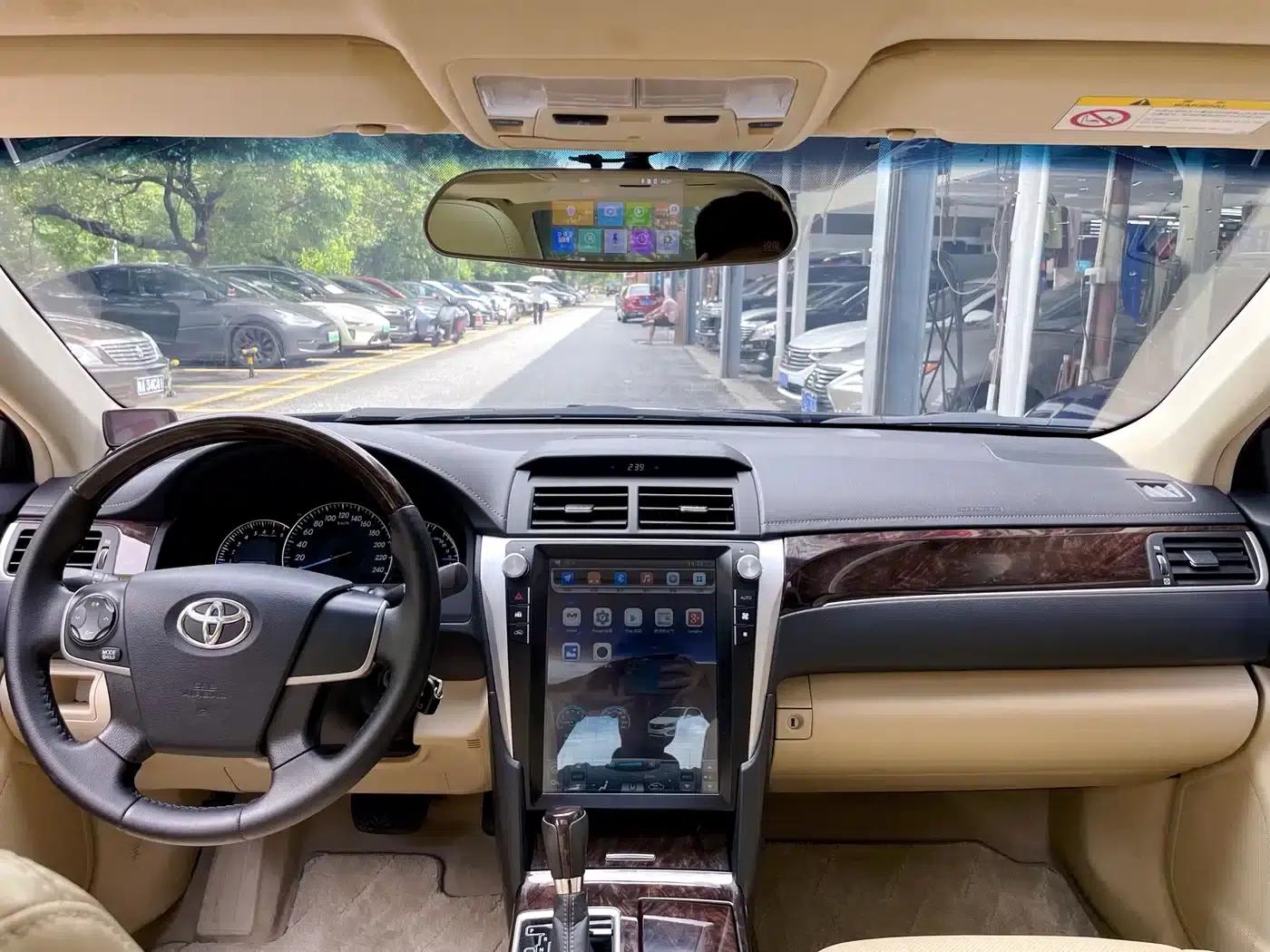 Camry 2016 2.0G 10th Anniversary Leading Edition — миниатюра 10
