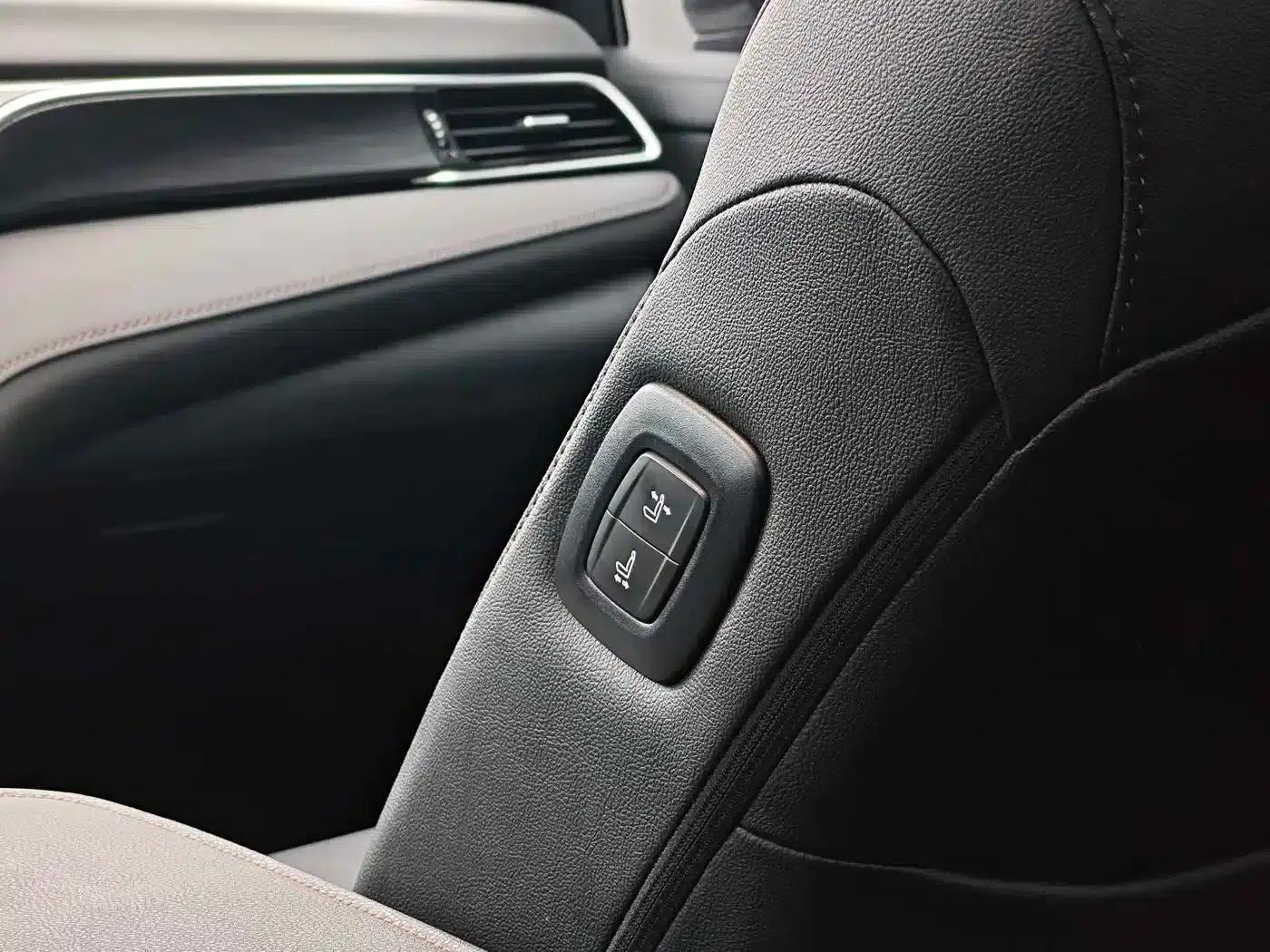 2023 Camry 2.0G Luxury Edition — миниатюра 14