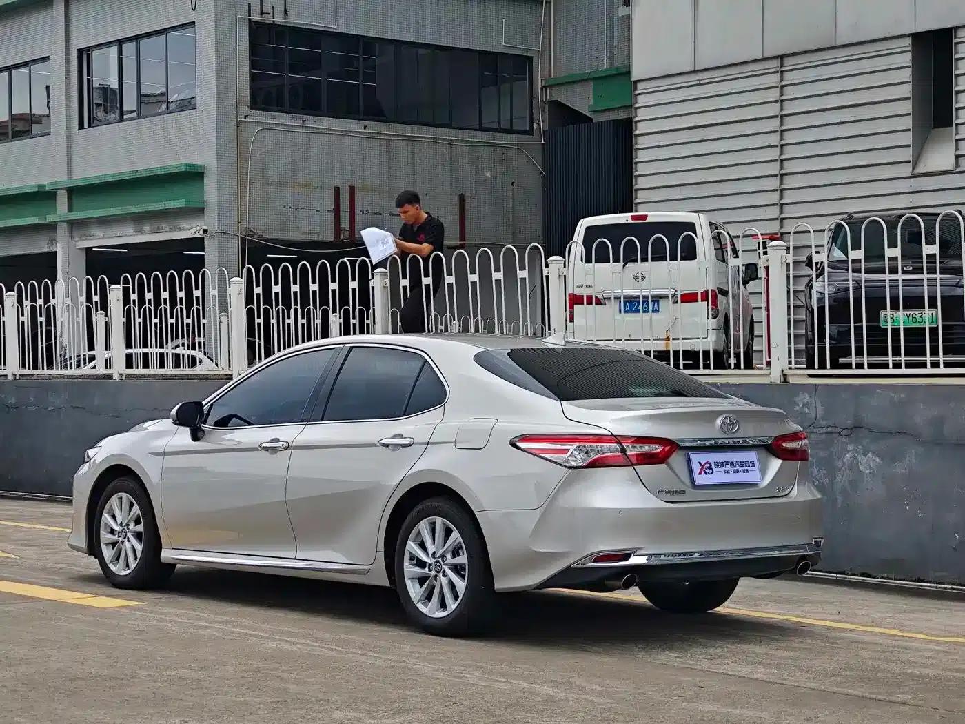 2023 Camry 2.0G Luxury Edition — миниатюра 4