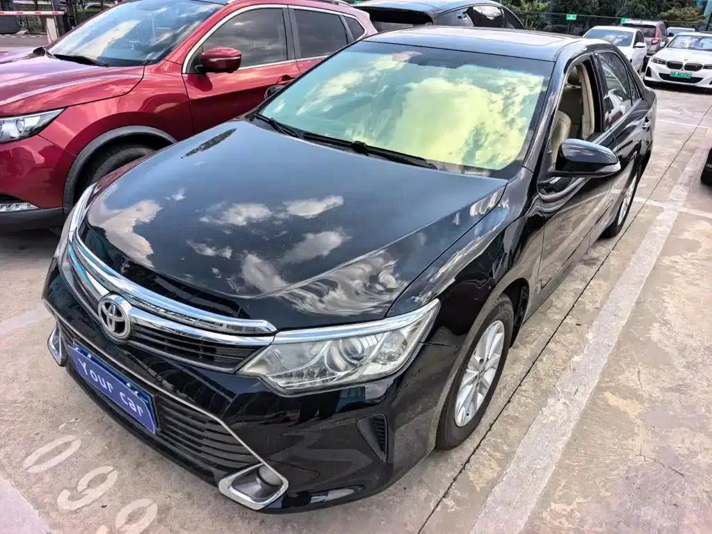 Camry 2015 2.0G Leading Edition — миниатюра 1