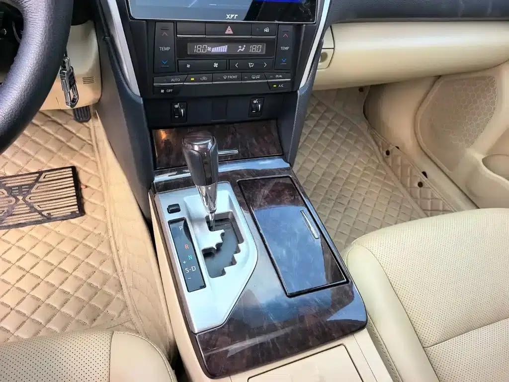 Camry 2015 2.0G Leading Edition — миниатюра 15