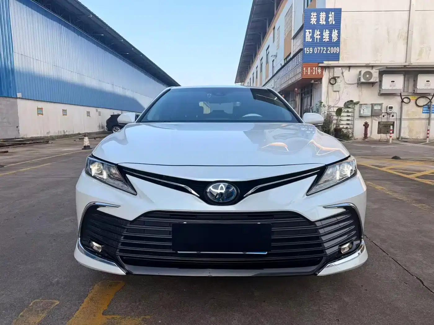 Camry 2023 Hybrid 2.5HGVP Leading Edition — миниатюра 2