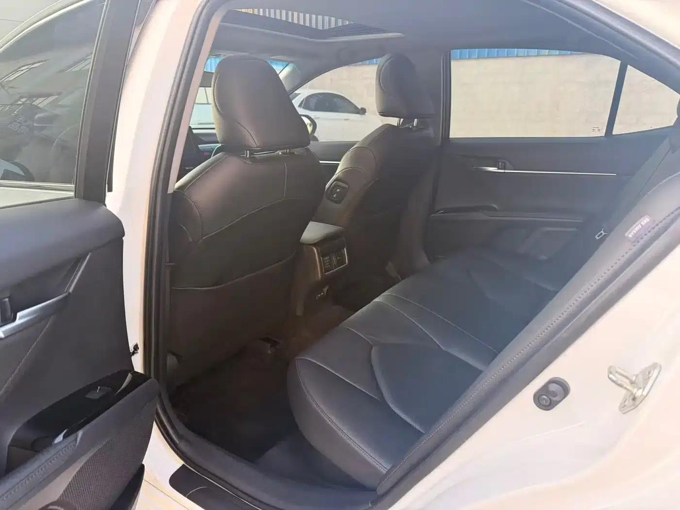Camry 2023 Hybrid 2.5HGVP Leading Edition — миниатюра 6