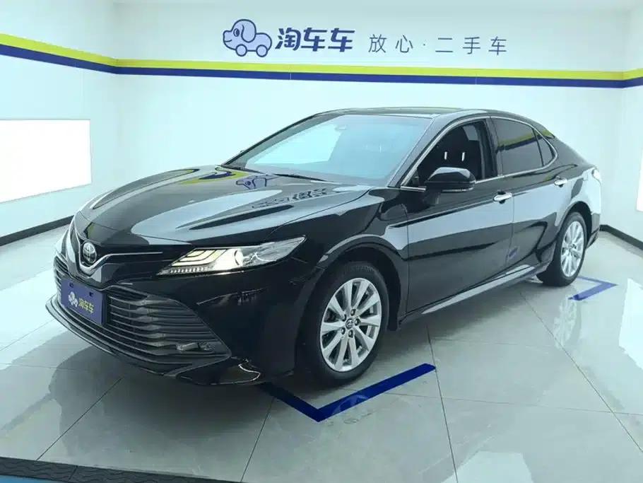 Camry 2019 Facelift 2.0G Luxury Edition — миниатюра 1