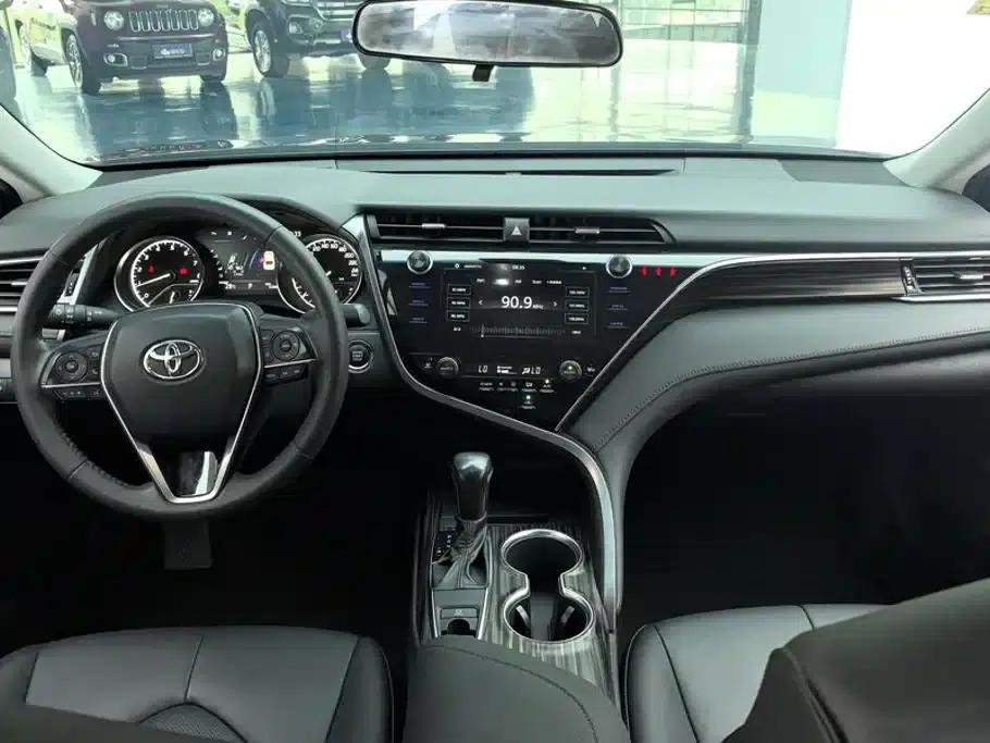 Camry 2019 Facelift 2.0G Luxury Edition — миниатюра 12