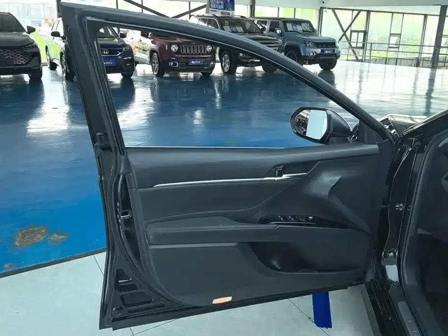 Camry 2019 Facelift 2.0G Luxury Edition — миниатюра 7