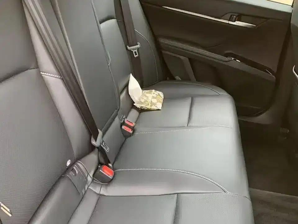 2024 Camry 2.0GVP Luxury Edition — миниатюра 1