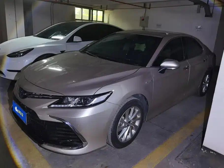 Camry 2021 Hybrid 2.5HGVP Leading Edition — миниатюра 1