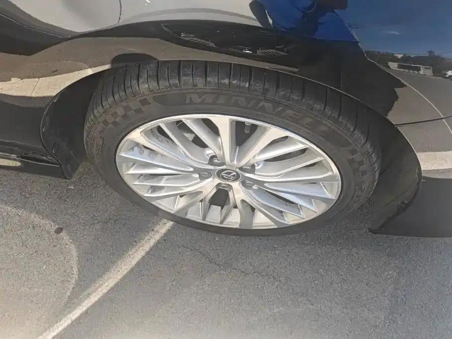 2018 Camry 2.5G Luxury Edition — миниатюра 6