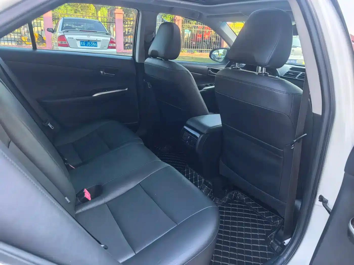 Camry 2015 2.0G Leading Edition — миниатюра 11