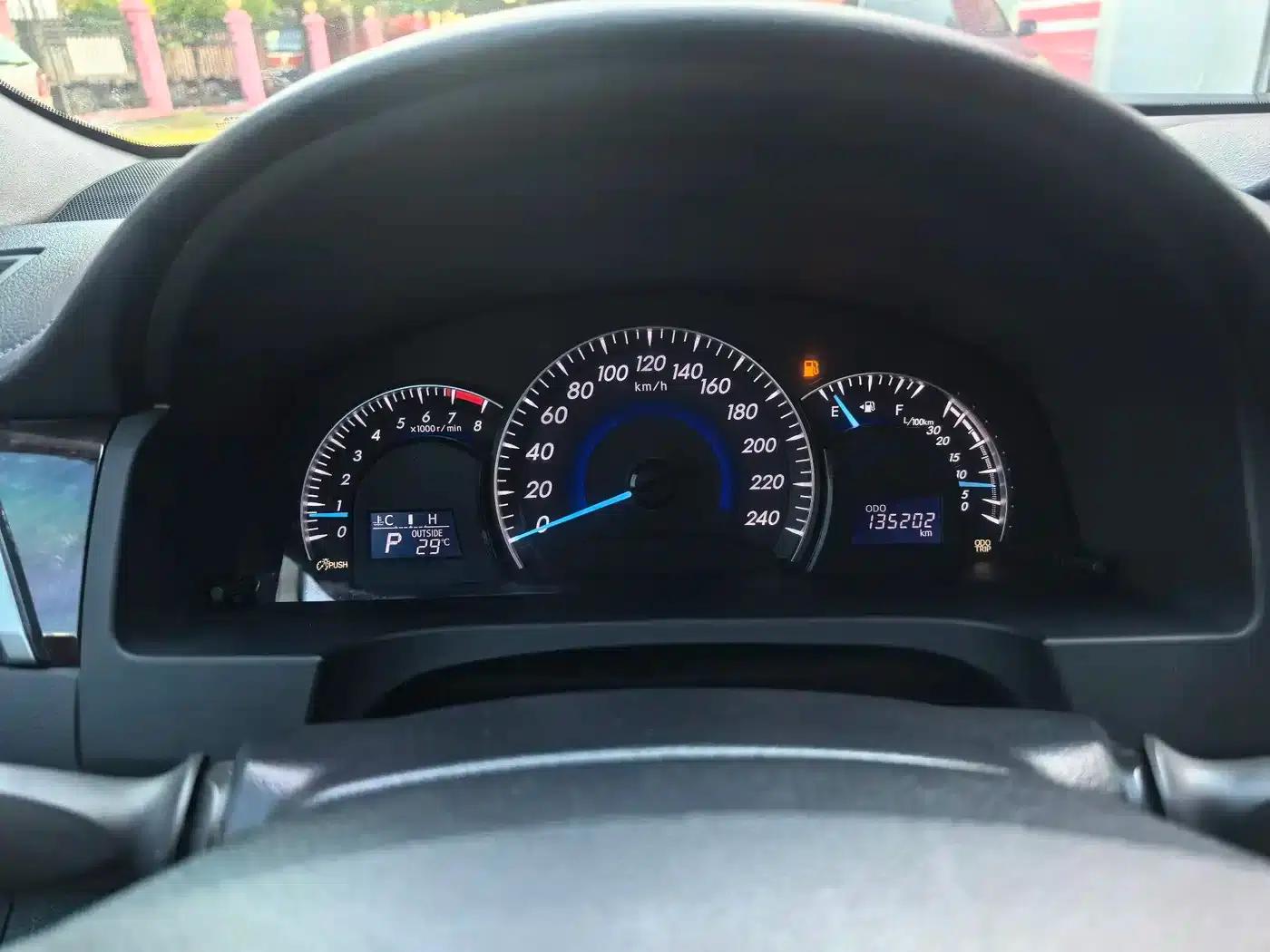 Camry 2015 2.0G Leading Edition — миниатюра 19