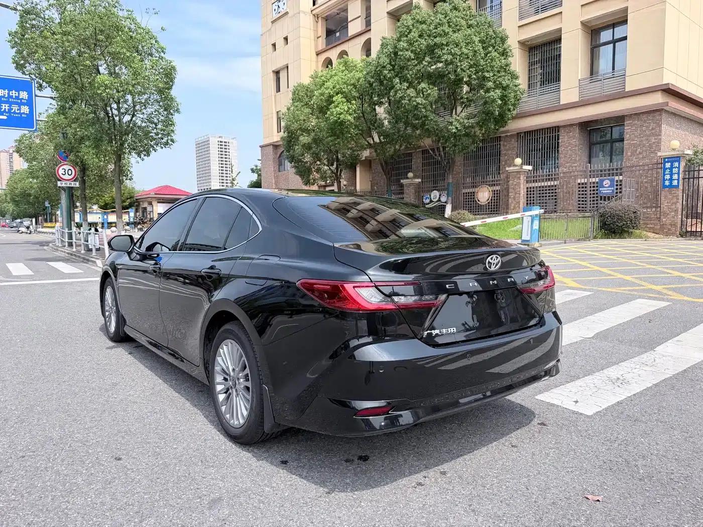 Camry 2026 2.0E Elite Edition — миниатюра 5