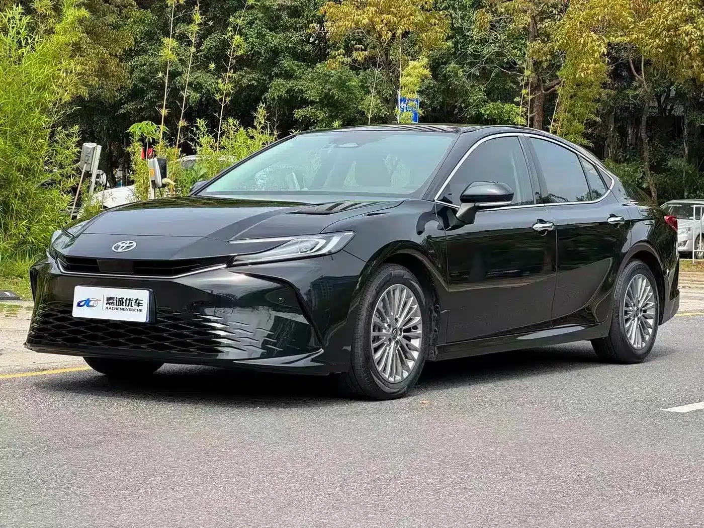2024 Camry 2.0GVP Luxury Edition — миниатюра 3