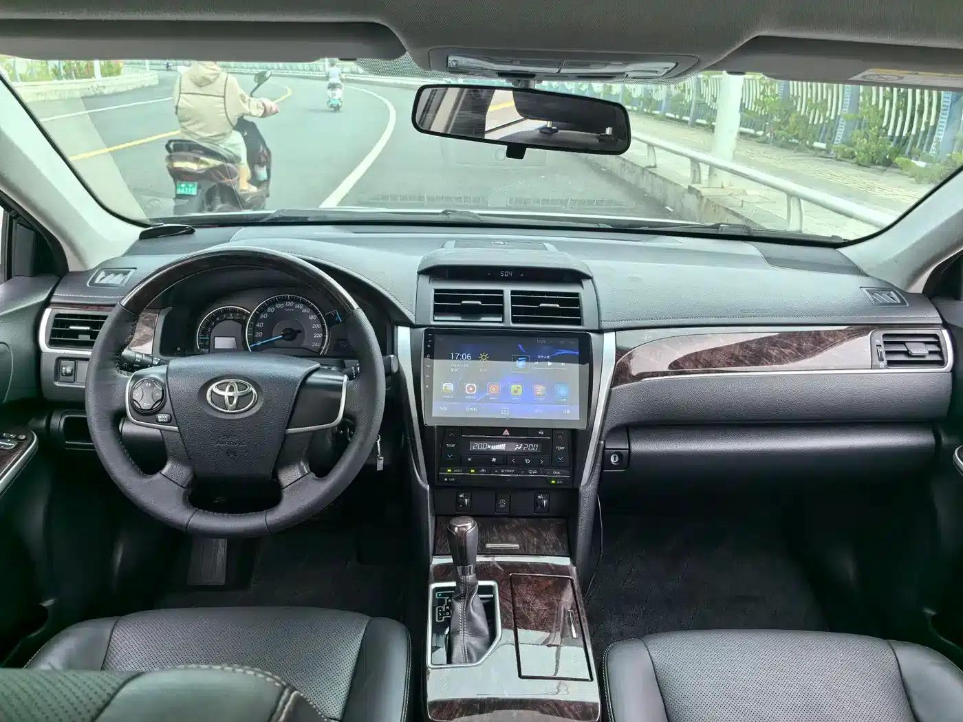 Camry 2016 2.0G 10th Anniversary Leading Edition — миниатюра 13