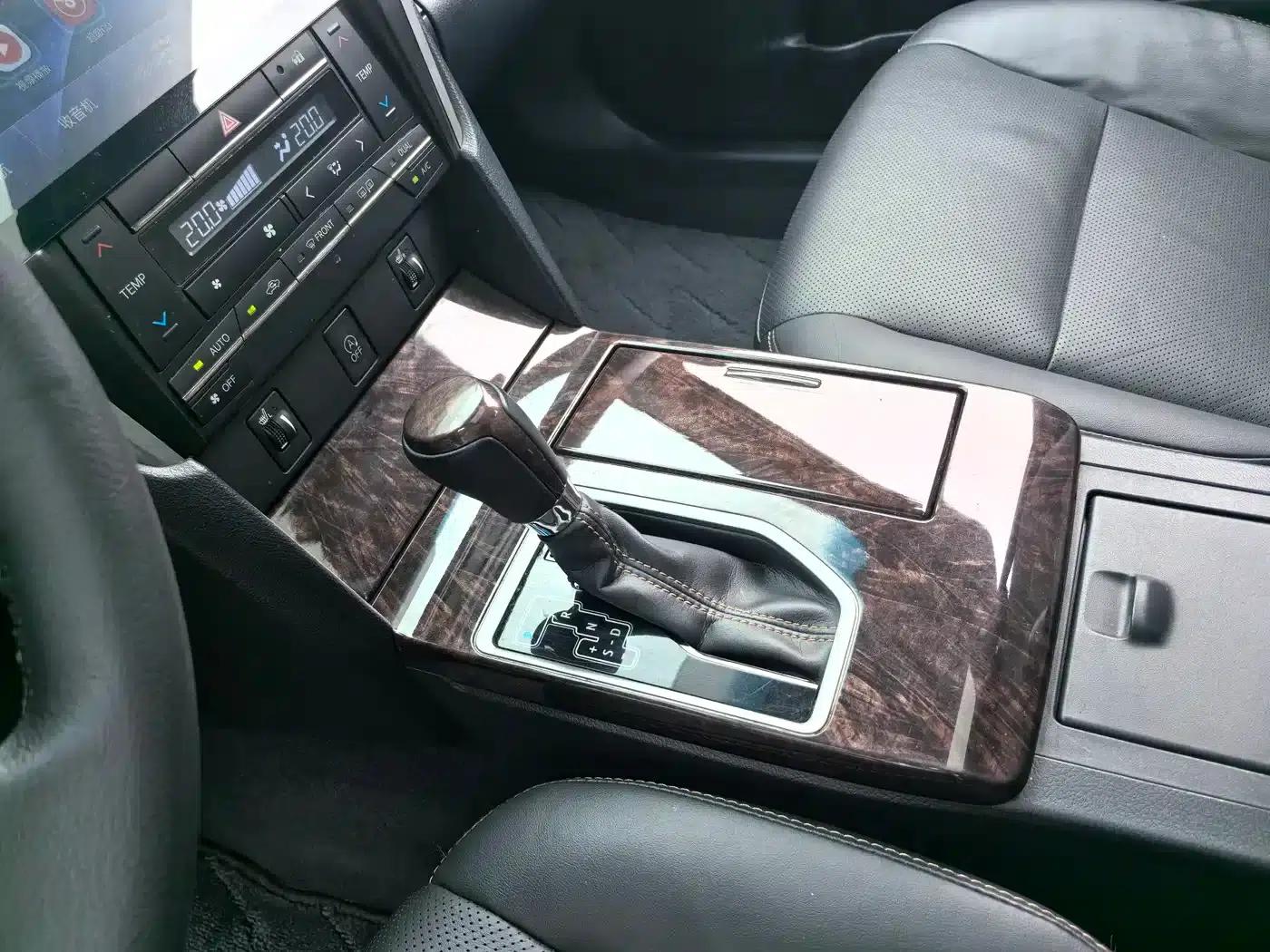 Camry 2016 2.0G 10th Anniversary Leading Edition — миниатюра 16