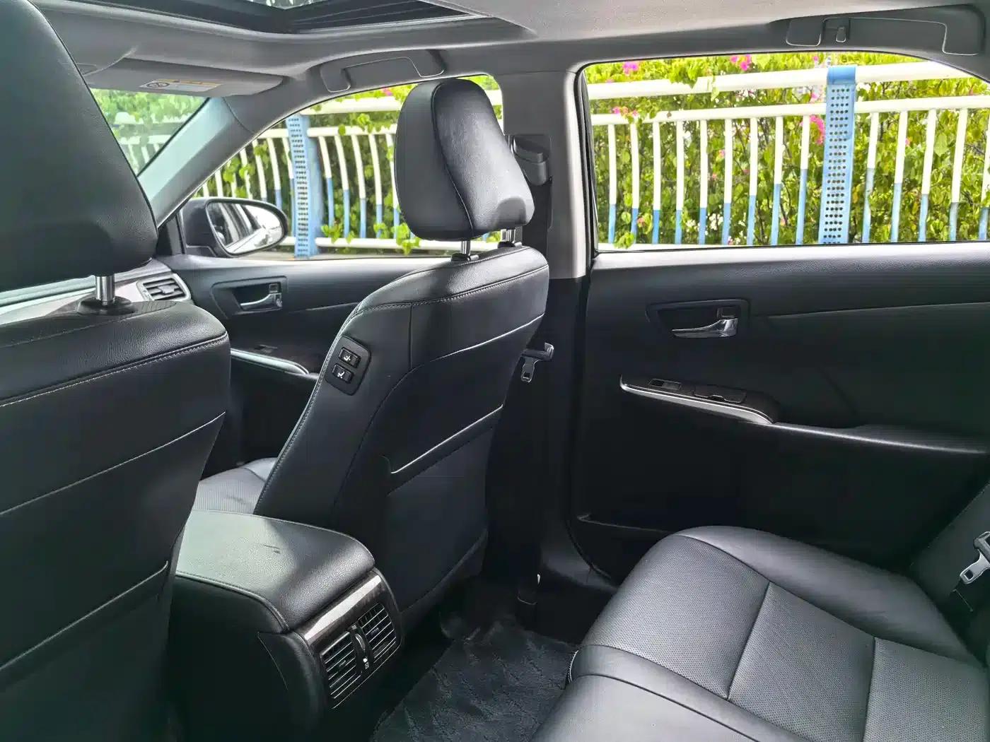 Camry 2016 2.0G 10th Anniversary Leading Edition — миниатюра 19