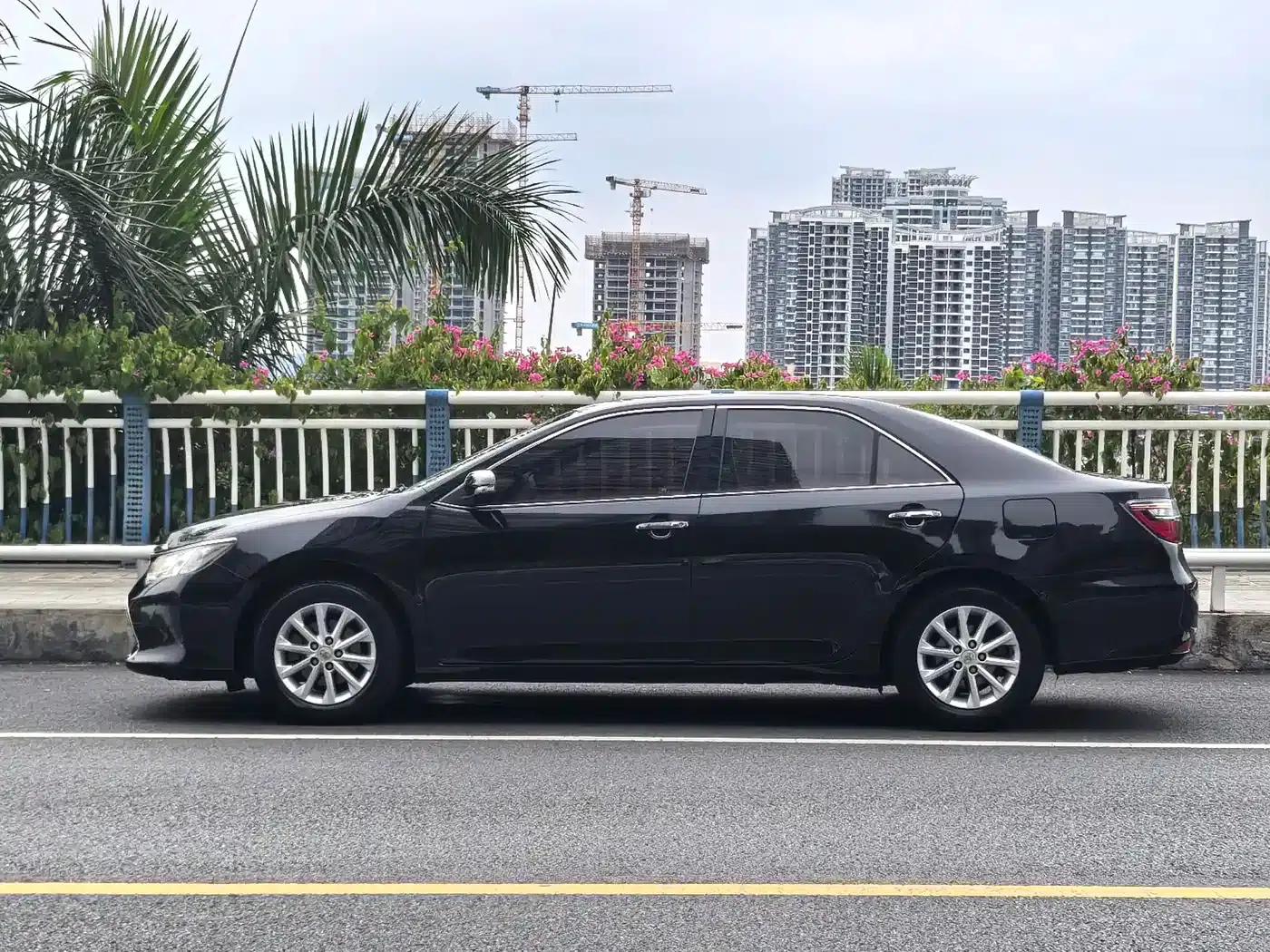 Camry 2016 2.0G 10th Anniversary Leading Edition — миниатюра 4