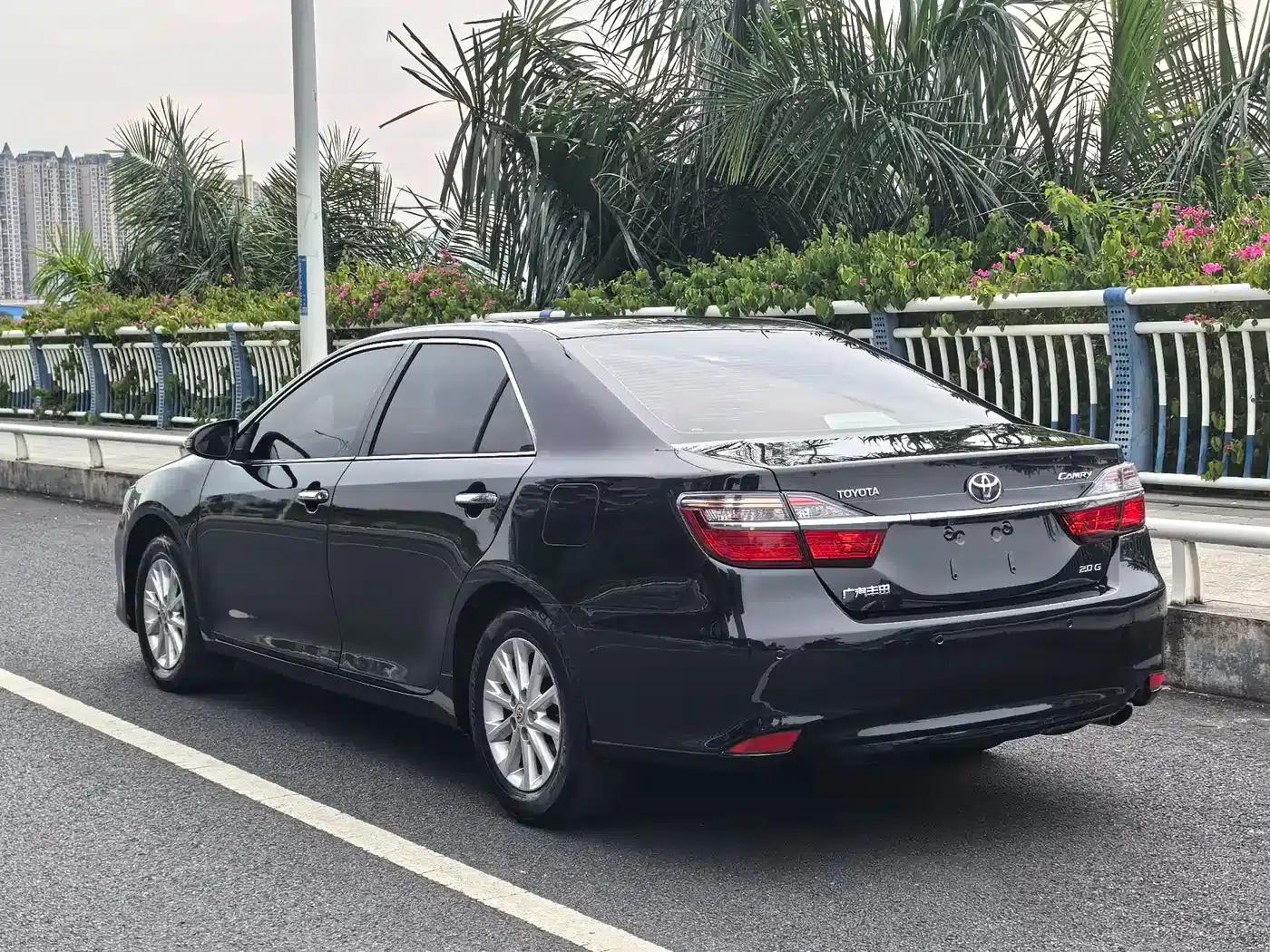 Camry 2016 2.0G 10th Anniversary Leading Edition — миниатюра 5