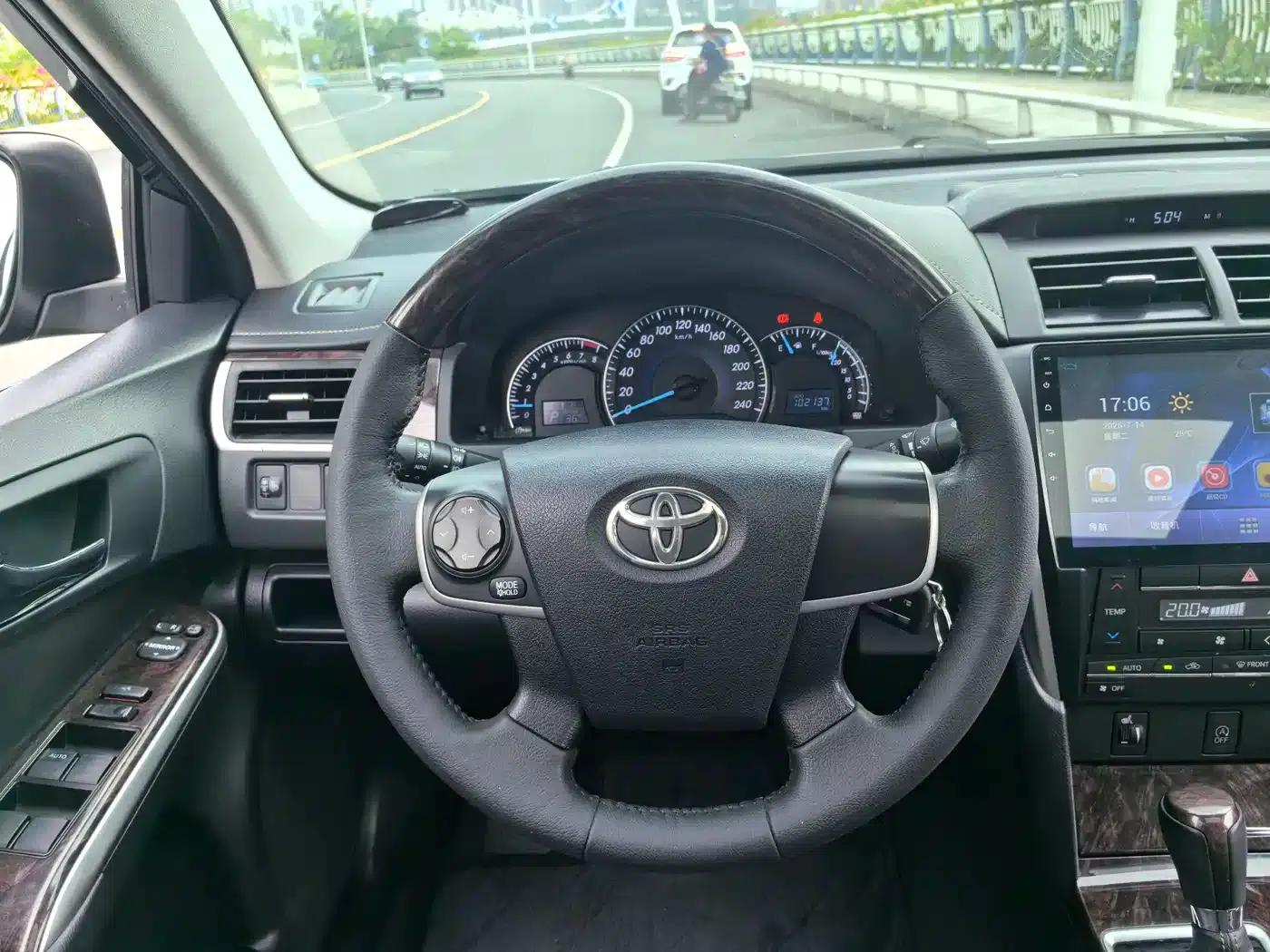 Camry 2016 2.0G 10th Anniversary Leading Edition — миниатюра 8