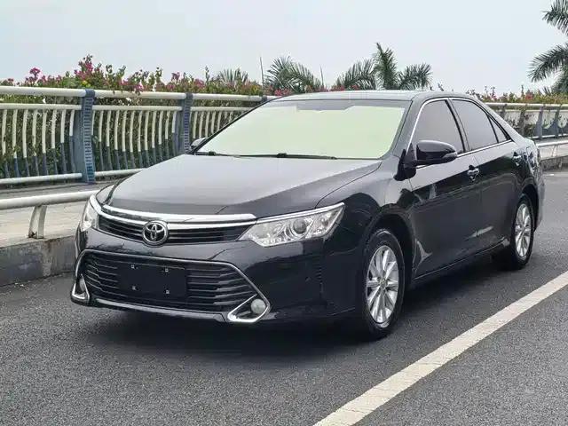 Camry 2016 2.0G 10th Anniversary Leading Edition
