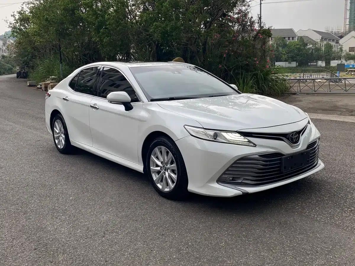 2018 Camry 2.0G Luxury Edition — миниатюра 3