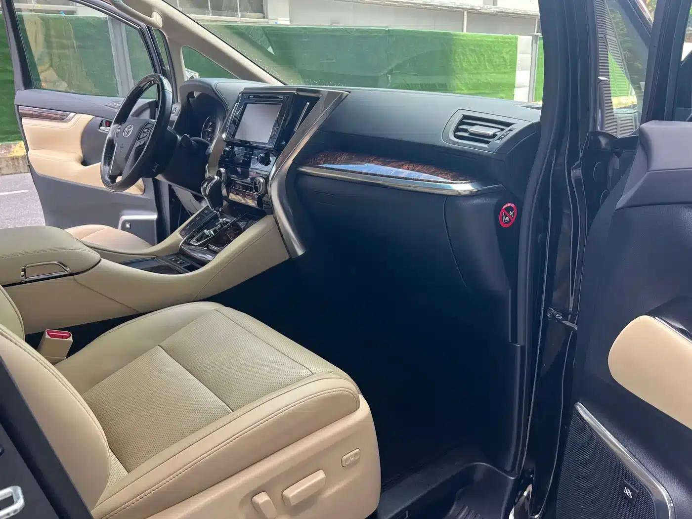 2018 Alphard Facelift 3.5L Luxury Edition — миниатюра 12