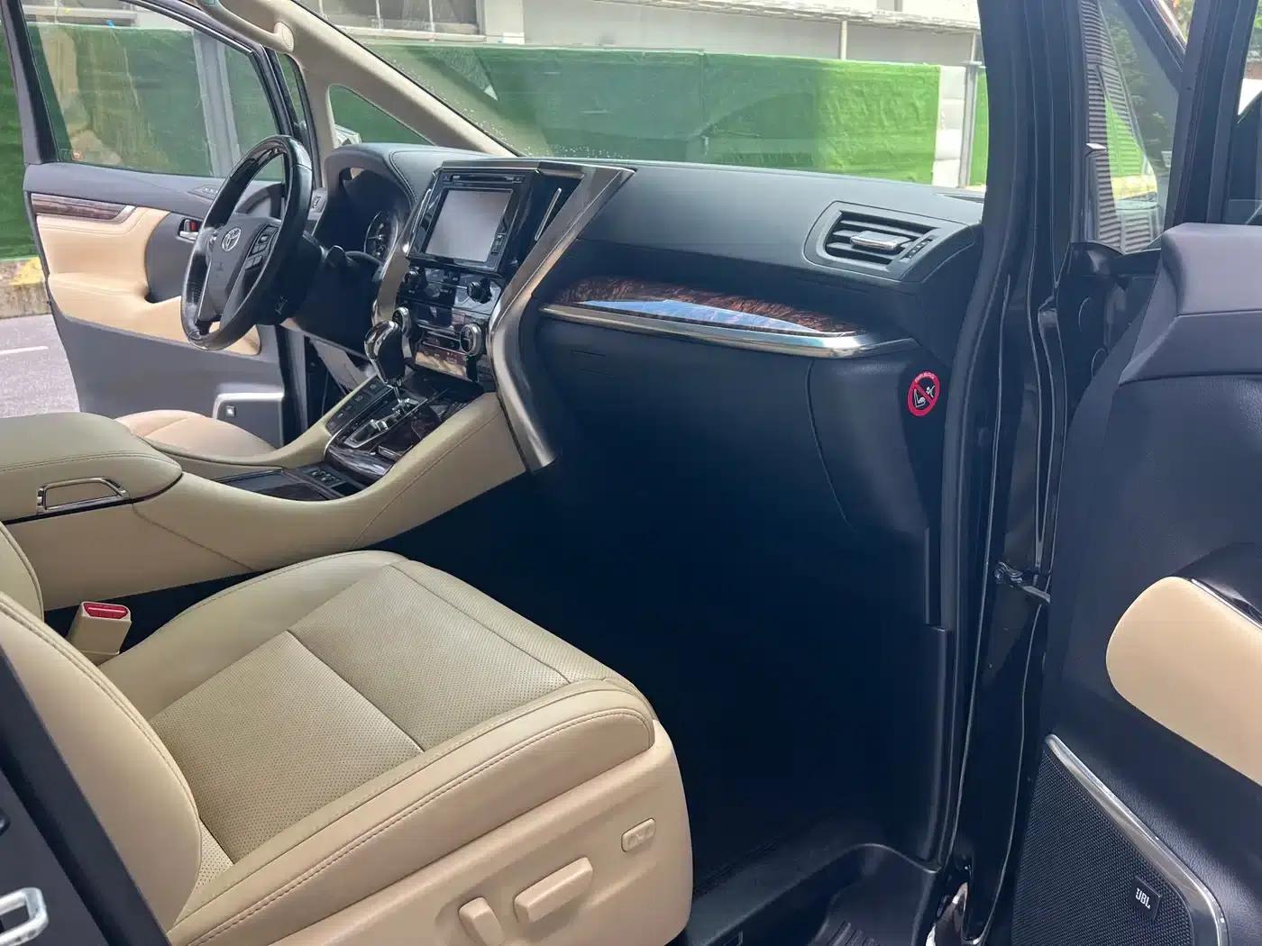 2018 Alphard Facelift 3.5L Luxury Edition — миниатюра 13
