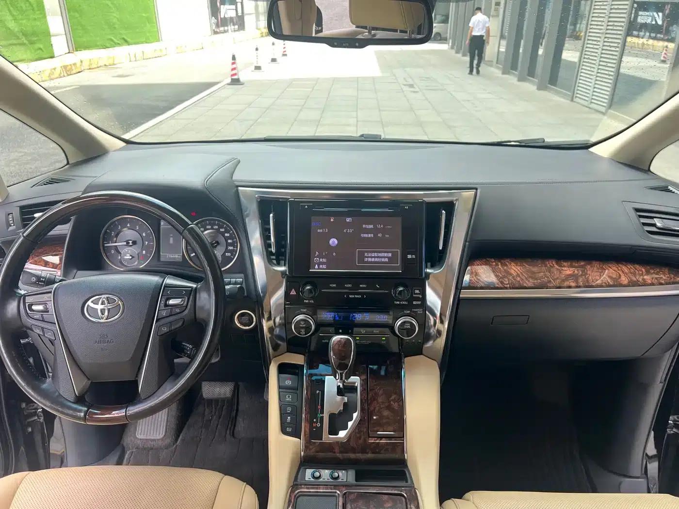 2018 Alphard Facelift 3.5L Luxury Edition — миниатюра 14