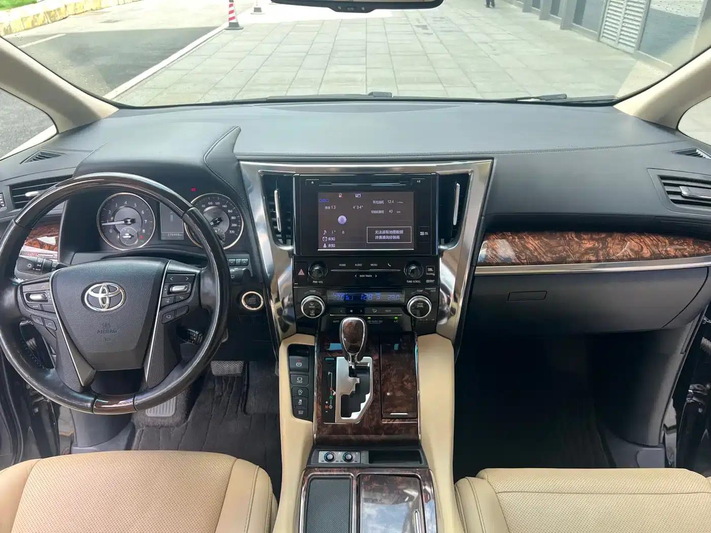 2018 Alphard Facelift 3.5L Luxury Edition — миниатюра 15