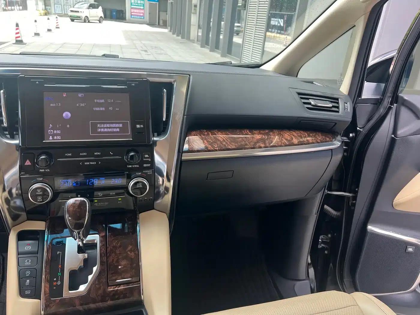 2018 Alphard Facelift 3.5L Luxury Edition — миниатюра 16