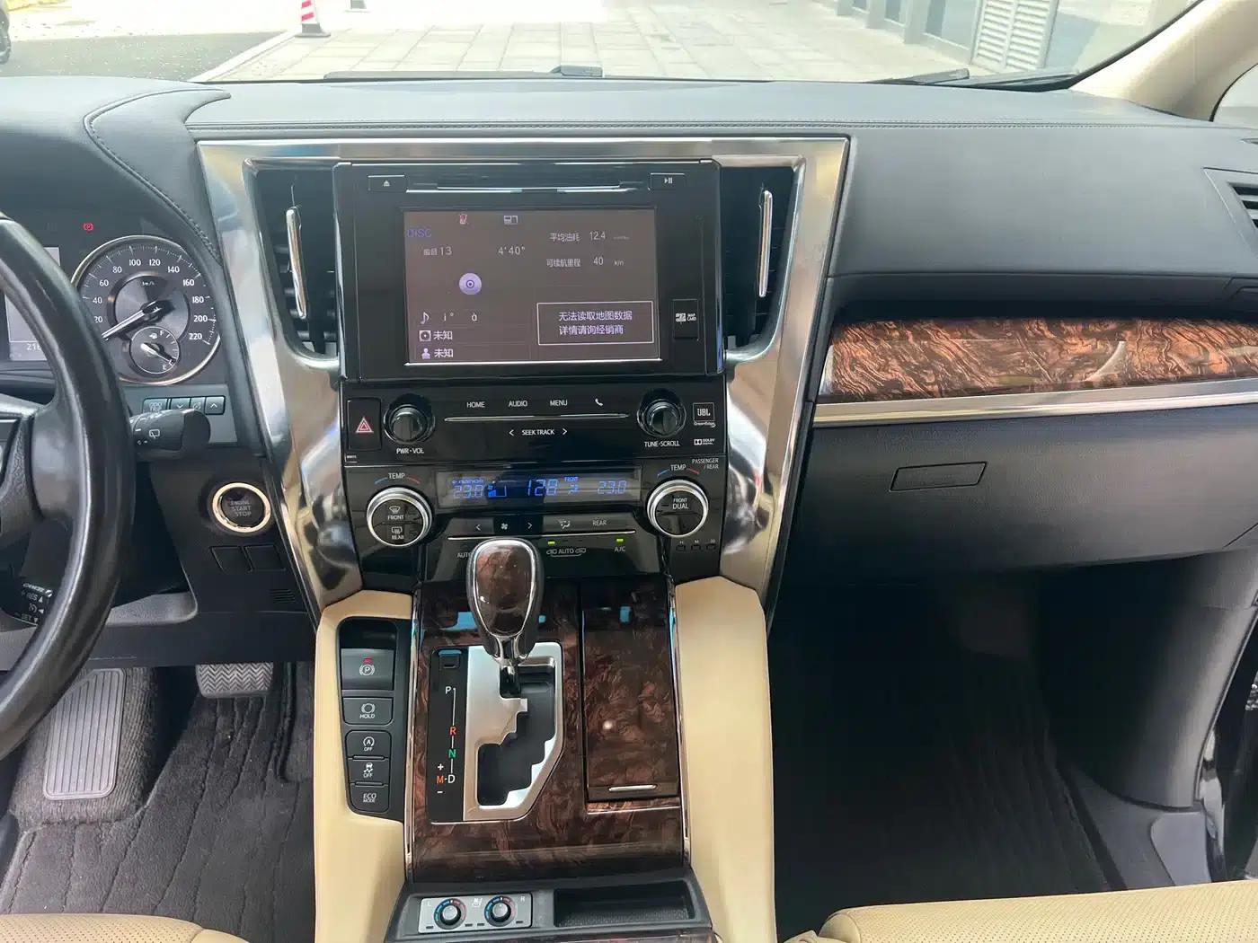 2018 Alphard Facelift 3.5L Luxury Edition — миниатюра 18