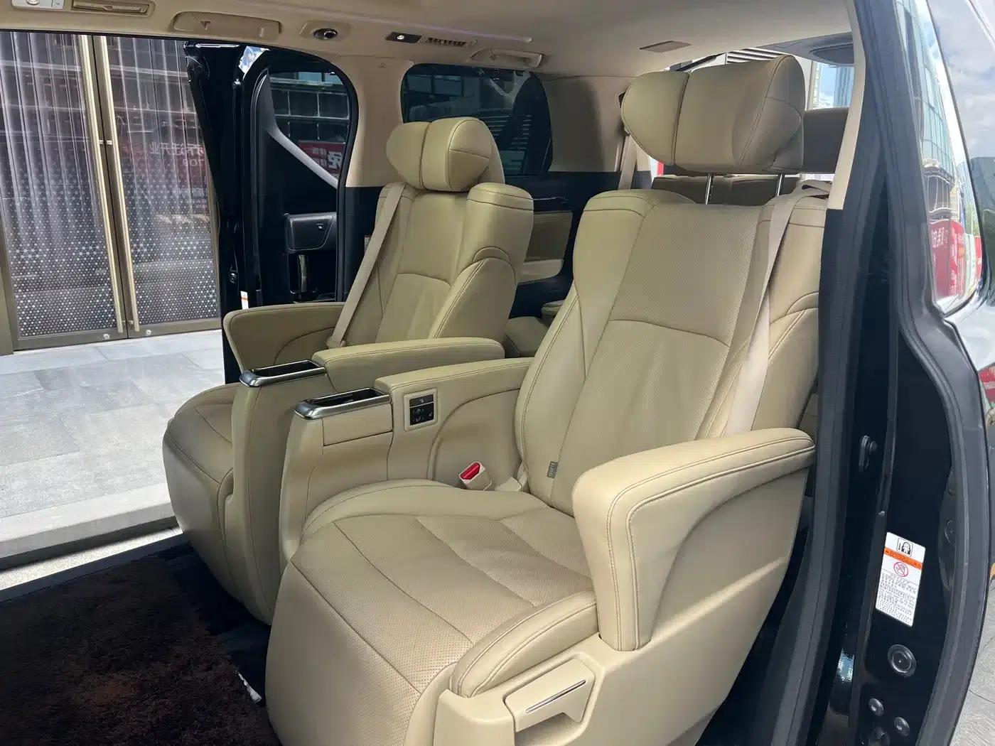 2018 Alphard Facelift 3.5L Luxury Edition — миниатюра 24