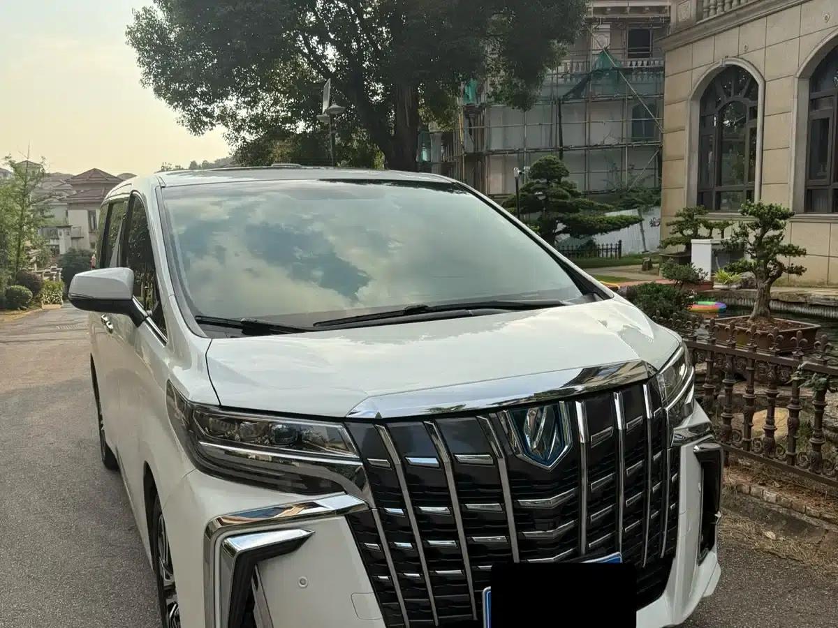 2015 Alphard 3.5L Luxury Edition — миниатюра 1