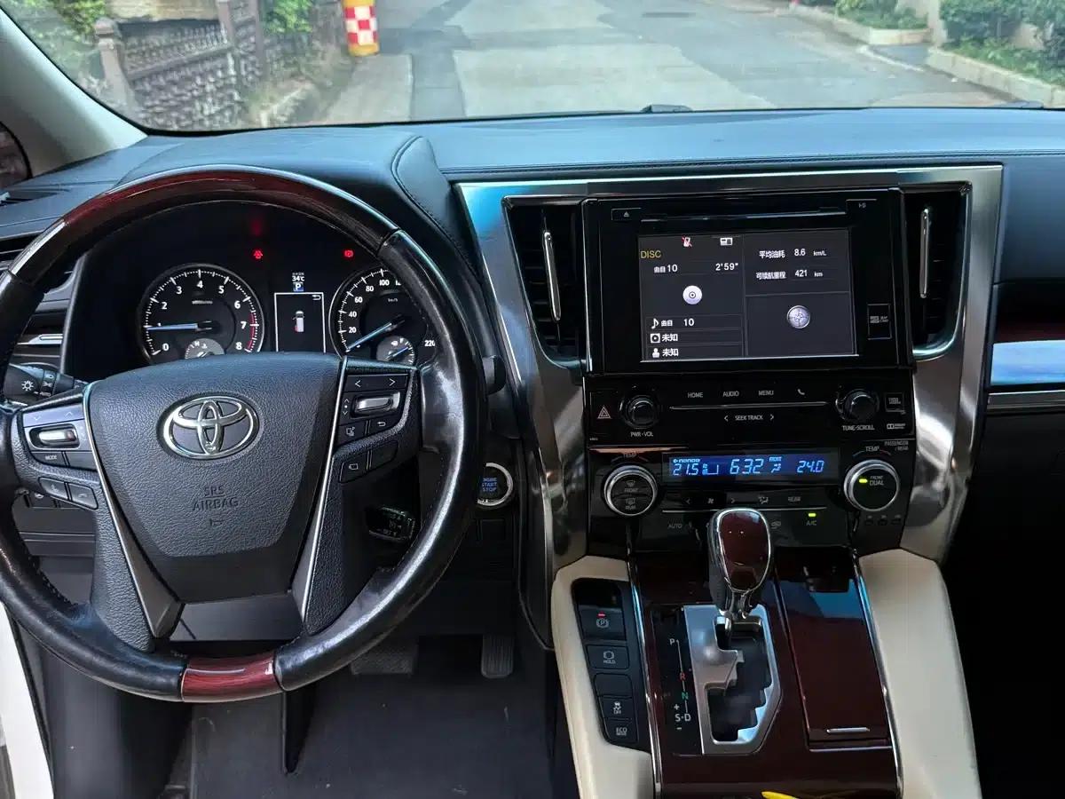 2015 Alphard 3.5L Luxury Edition — миниатюра 12