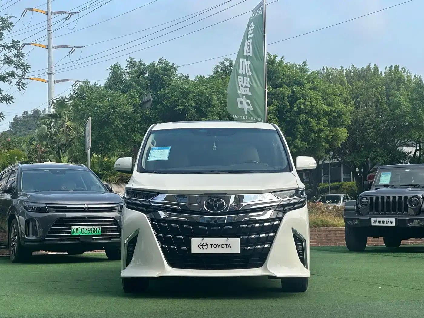 2012 Alphard 3.5L Luxury Edition — миниатюра 2