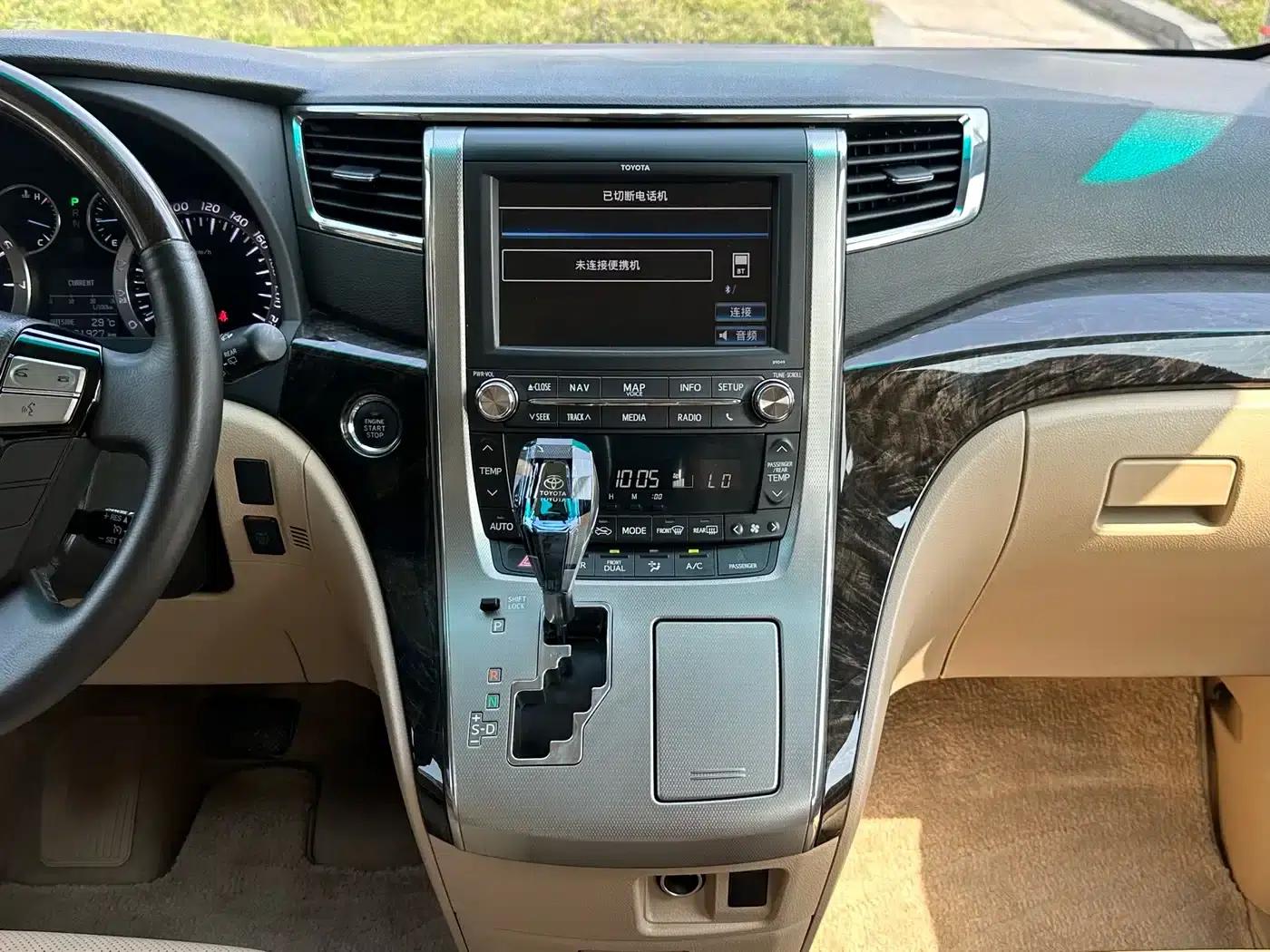 2012 Alphard 3.5L Luxury Edition — миниатюра 13