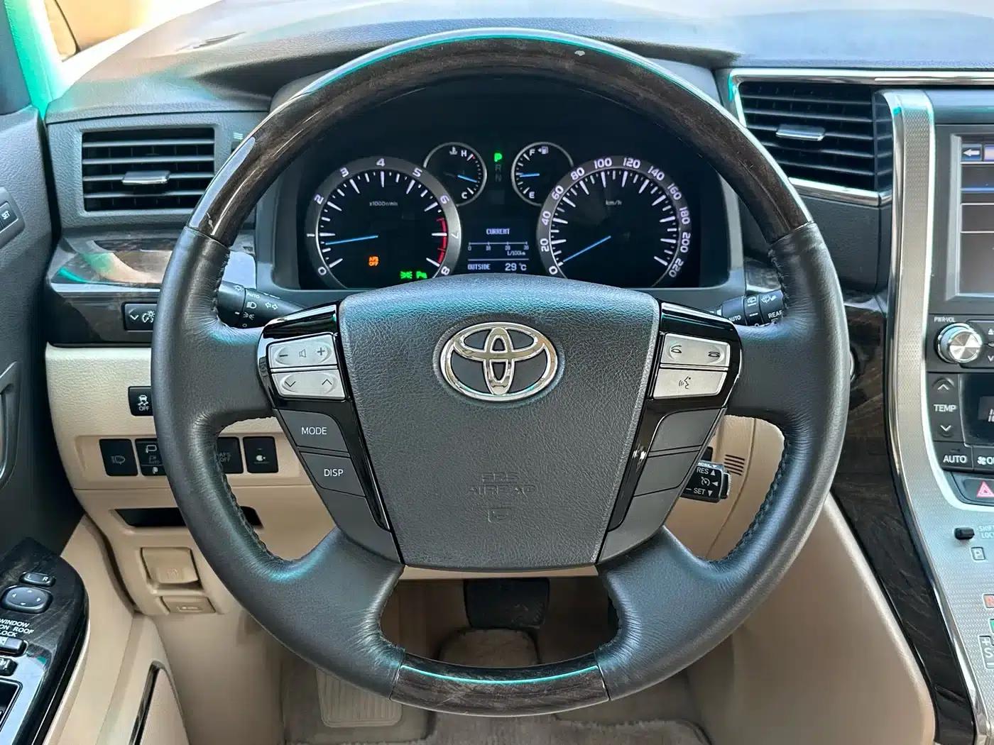 2012 Alphard 3.5L Luxury Edition — миниатюра 14