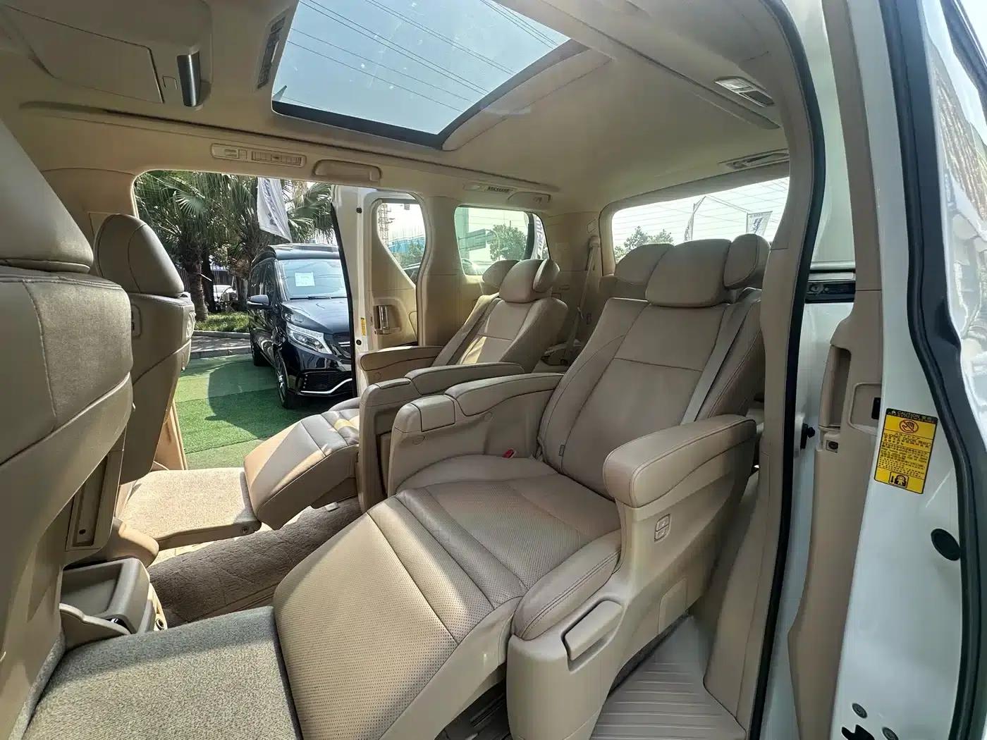 2012 Alphard 3.5L Luxury Edition — миниатюра 17
