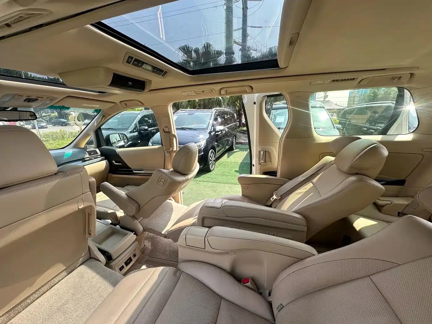 2012 Alphard 3.5L Luxury Edition — миниатюра 18