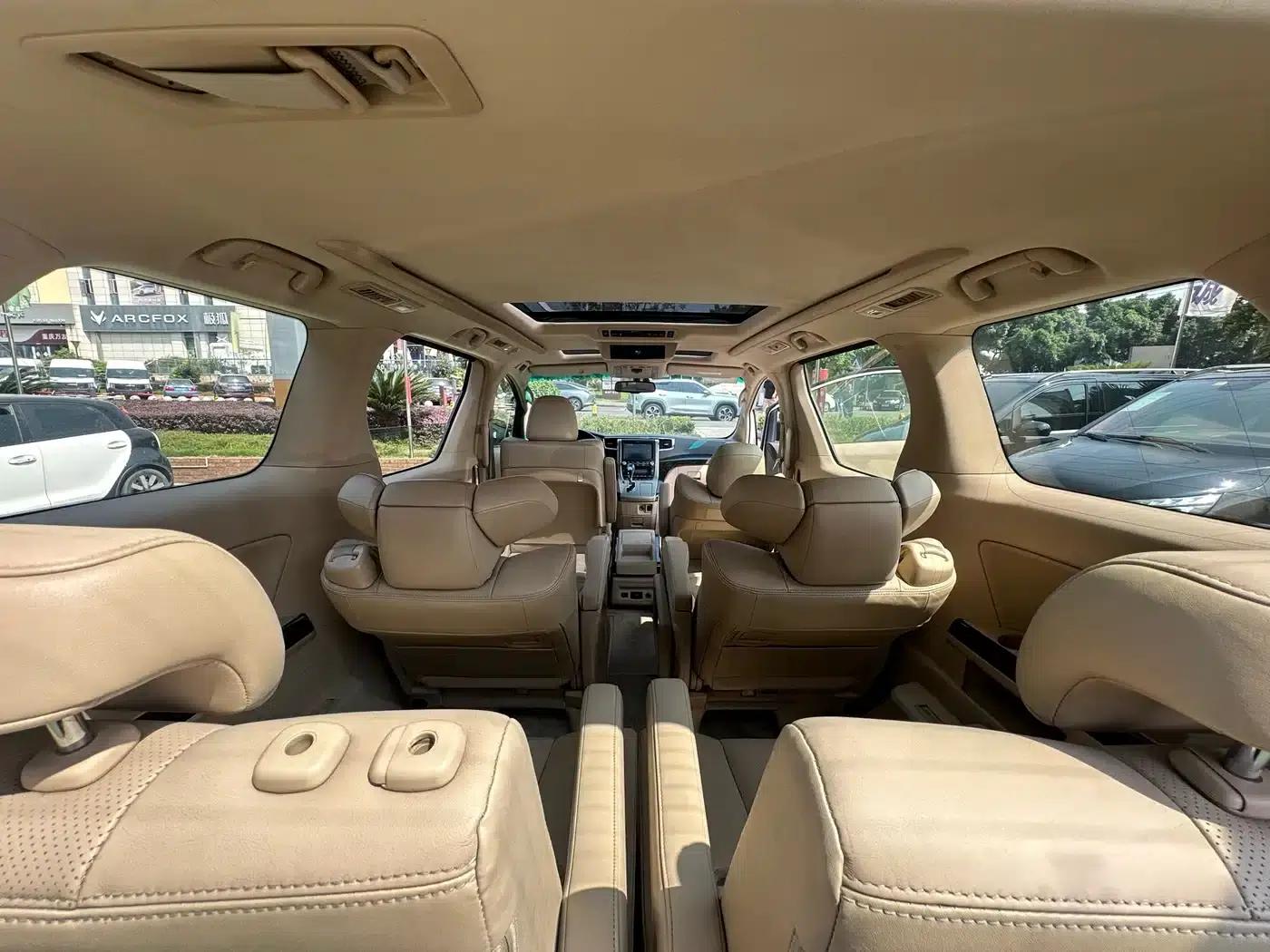 2012 Alphard 3.5L Luxury Edition — миниатюра 19